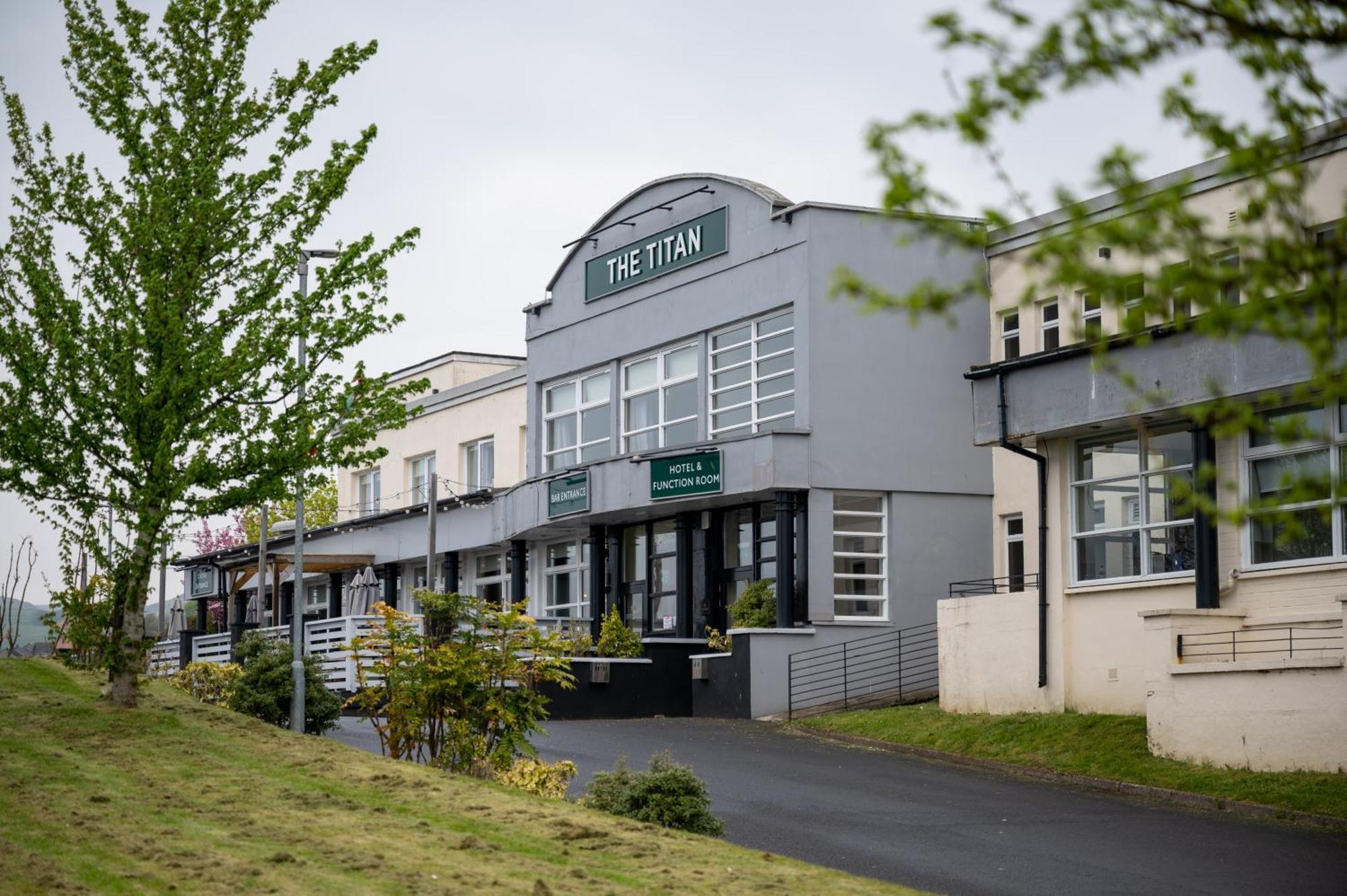The Titan Clydebank Exterior foto