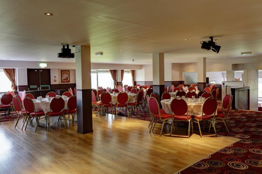 The Titan Clydebank Exterior foto